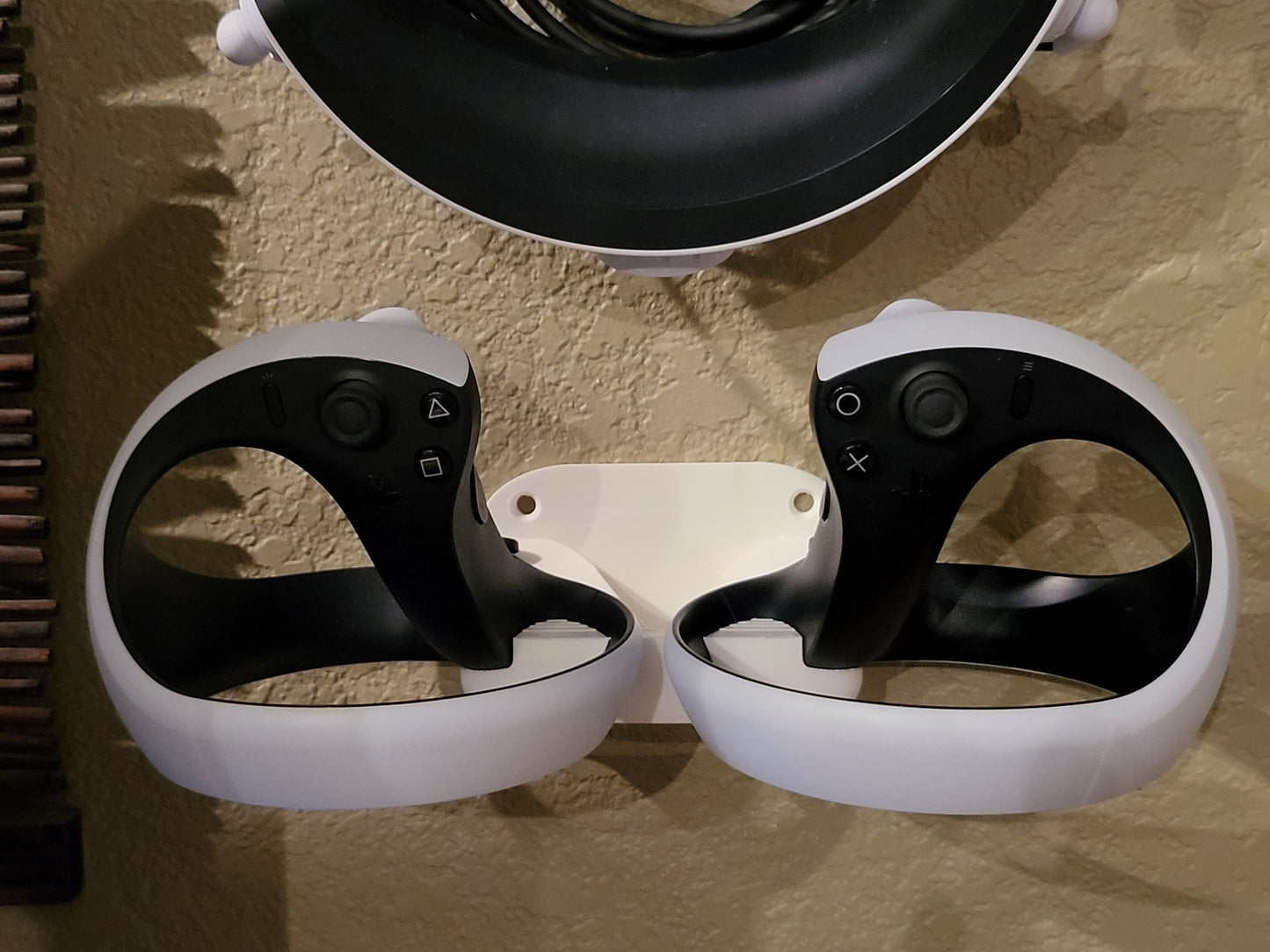 PSVR2 Wall Mount  - No Damage Command Strips or Screw Anchor Versions Available.